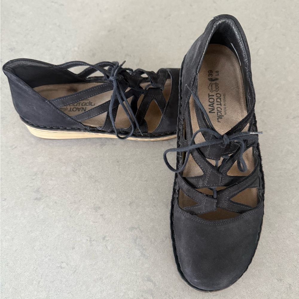 Naot Women's Black Suede Calathea Wedge Size 39/8